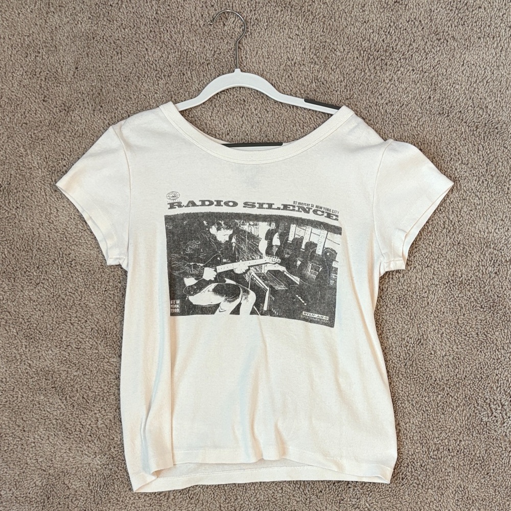 Brandy Melville Cream Graphic Tee